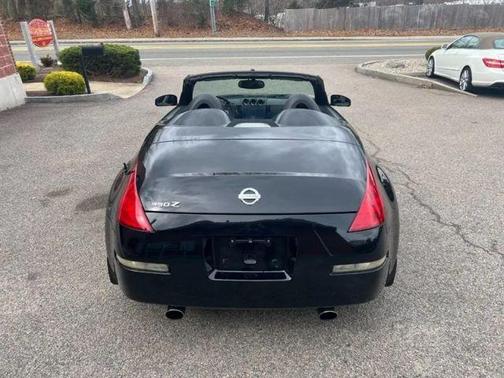 Black 2004 Nissan 350Z Touring