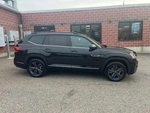 Deep Black Pearl Effect 2021 Volkswagen Atlas 3.6 V6 SE w/ Technology R-Line