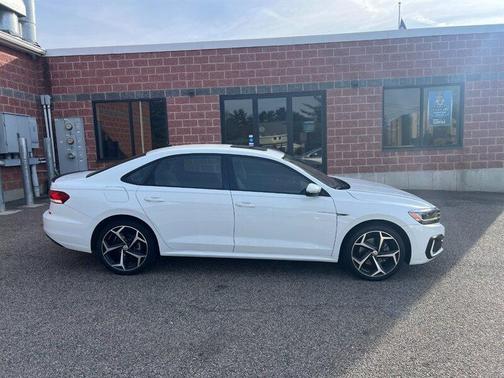 2020 Volkswagen Passat 2.0T R-Line