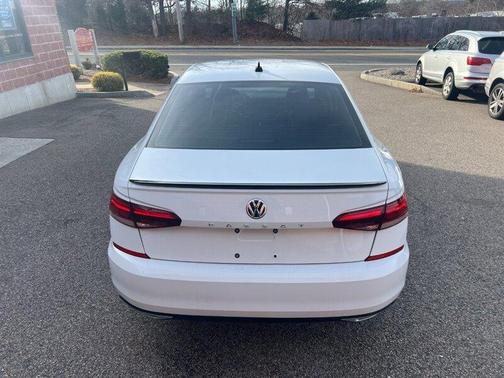 2020 Volkswagen Passat 2.0T R-Line