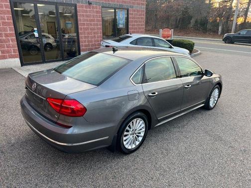 2016 Volkswagen Passat 1.8T SE
