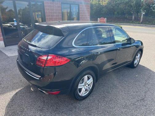 2011 Porsche Cayenne Base