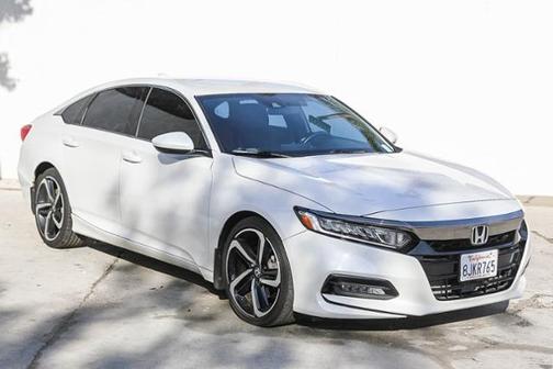 Photo 3 of 25 of 2018 Honda Accord Sport