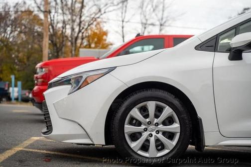 Ice Cap 2024 Toyota Corolla Hybrid LE