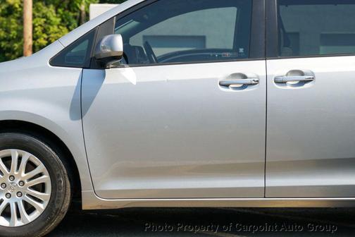 2015 Toyota Sienna XLE