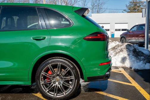 2016 Porsche Cayenne GTS