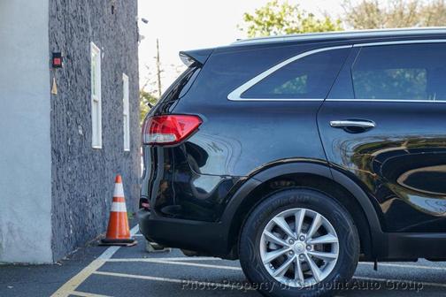 2018 Kia Sorento LX