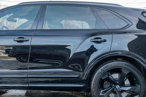 2022 Bentley Bentayga V8