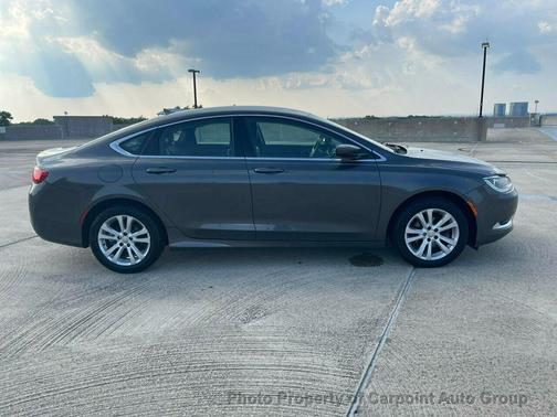 2017 Chrysler 200 Limited