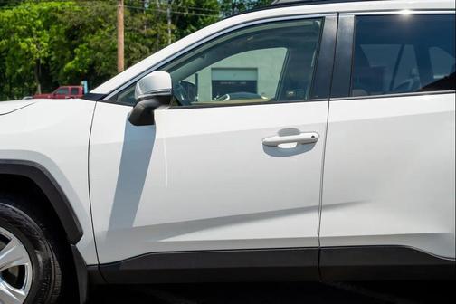 Super White 2020 Toyota RAV4 XLE