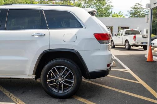 Bright White Clearcoat 2017 Jeep Grand Cherokee Limited