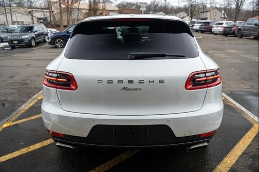 2018 Porsche Macan 
