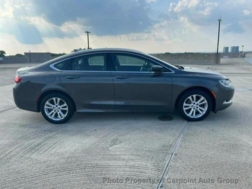 2017 Chrysler 200 Limited