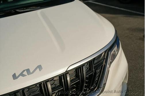 2024 Kia Carnival LX