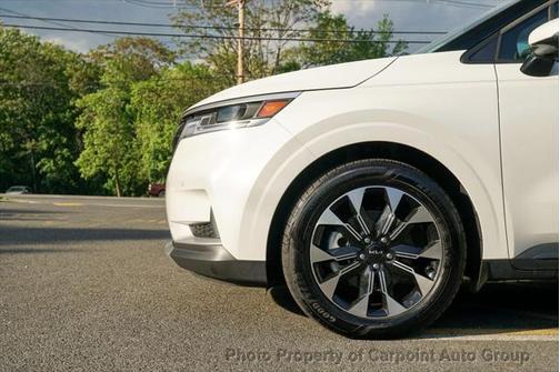 2024 Kia Carnival LX