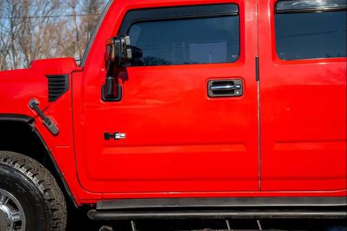 Victory Red 2004 Hummer H2 Base