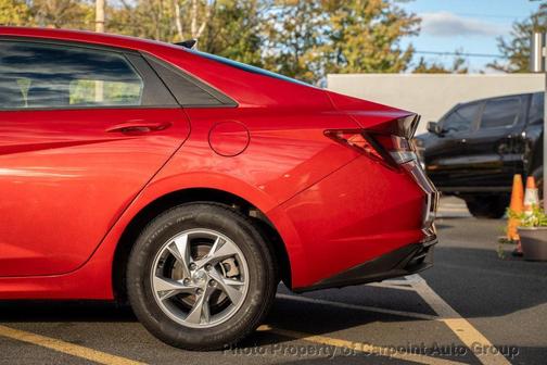 2021 Hyundai ELANTRA SE