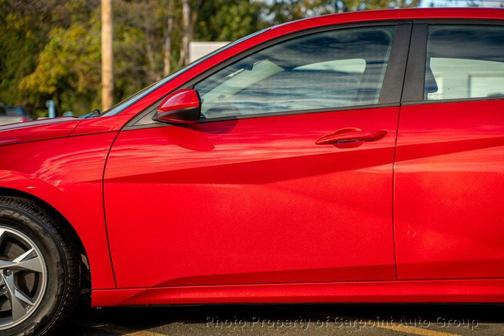 2021 Hyundai ELANTRA SE