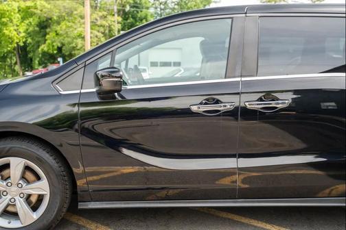 Crystal Black Pearl 2018 Honda Odyssey EX-L