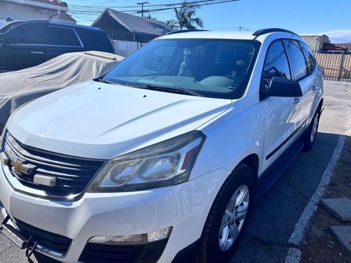 White 2017 Chevrolet Traverse LS