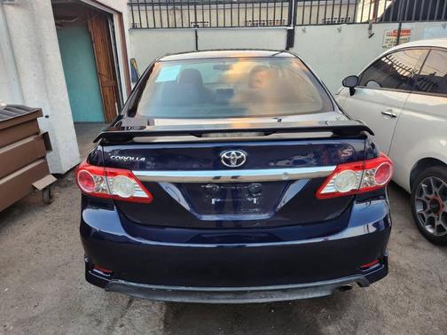 2011 Toyota Corolla LE