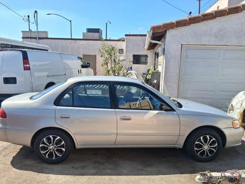 2001 Toyota Corolla LE