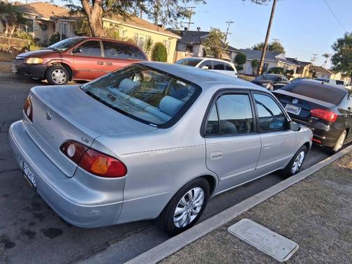 2001 Toyota Corolla LE