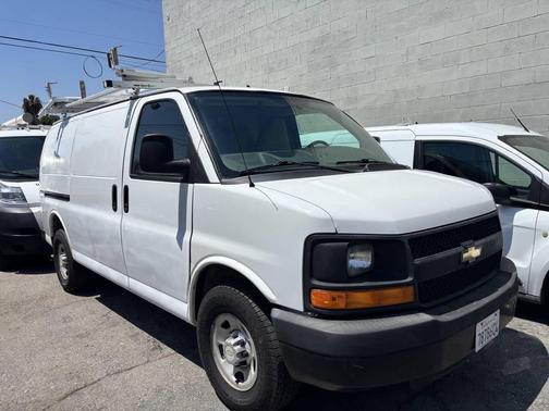 Off White 2013 Chevrolet Express 2500 LT