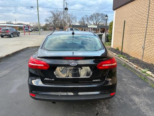 White Gold Metallic 2017 Ford Focus SE