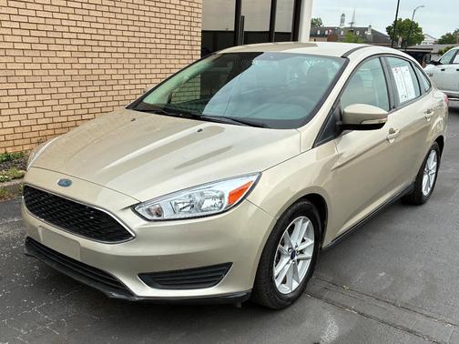 White Gold Metallic 2017 Ford Focus SE
