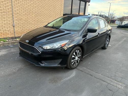 White Gold Metallic 2017 Ford Focus SE