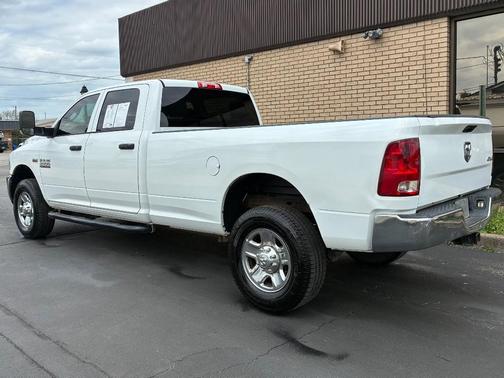 2017 RAM 2500 Tradesman Crew Cab 4x4 8' Box
