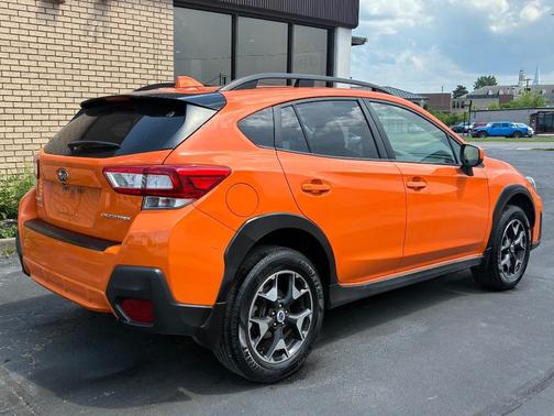 Sunshine Orange 2018 Subaru Crosstrek 2.0i Premium