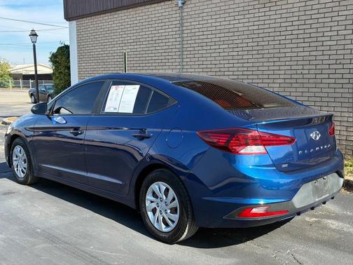 2020 Hyundai ELANTRA SE