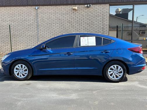 2020 Hyundai ELANTRA SE