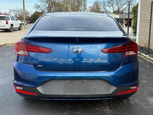 2020 Hyundai ELANTRA SE