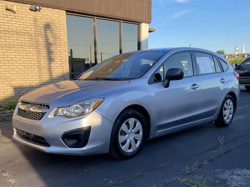Ice Silver Metallic 2014 Subaru Impreza 2.0i