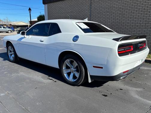 2016 Dodge Challenger SXT