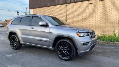 Billet Silver Metallic Clearcoat 2017 Jeep Grand Cherokee Altitude SUV