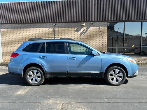 2011 Subaru Outback 3.6 R Limited