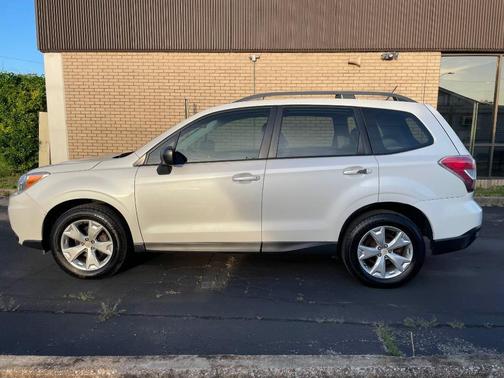 Satin White Pearl 2015 Subaru Forester 2.5i