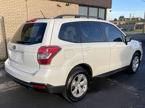 Satin White Pearl 2015 Subaru Forester 2.5i