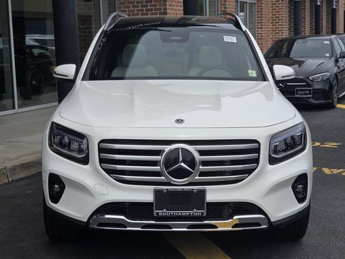 Polar White 2026 Mercedes-Benz GLB 250