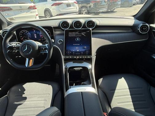 2025 Mercedes-Benz GLC 300 4MATIC