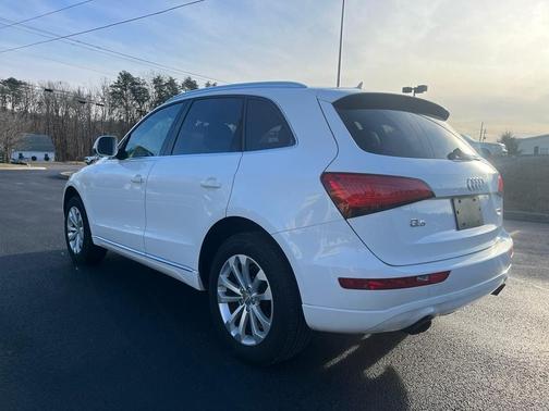 Photo 3 of 17 of 2013 Audi Q5 2.0T Premium
