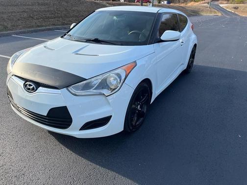 Photo 1 of 18 of 2012 Hyundai Veloster Base