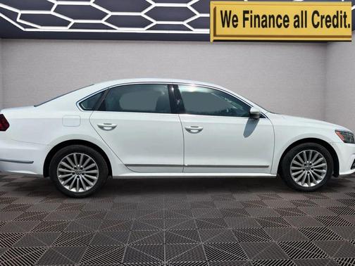 2017 Volkswagen Passat 1.8T SE