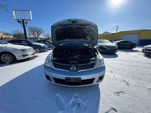 2011 Nissan Versa 1.8 S