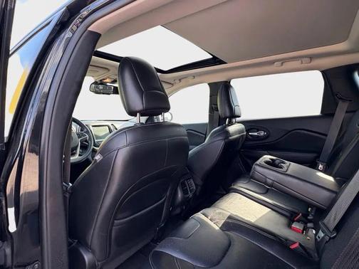 2015 Jeep Cherokee Sport