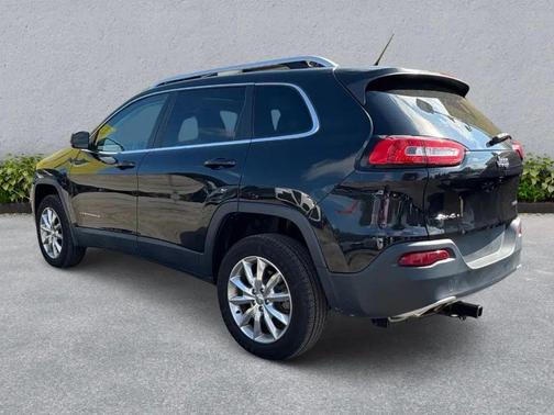 2015 Jeep Cherokee Sport